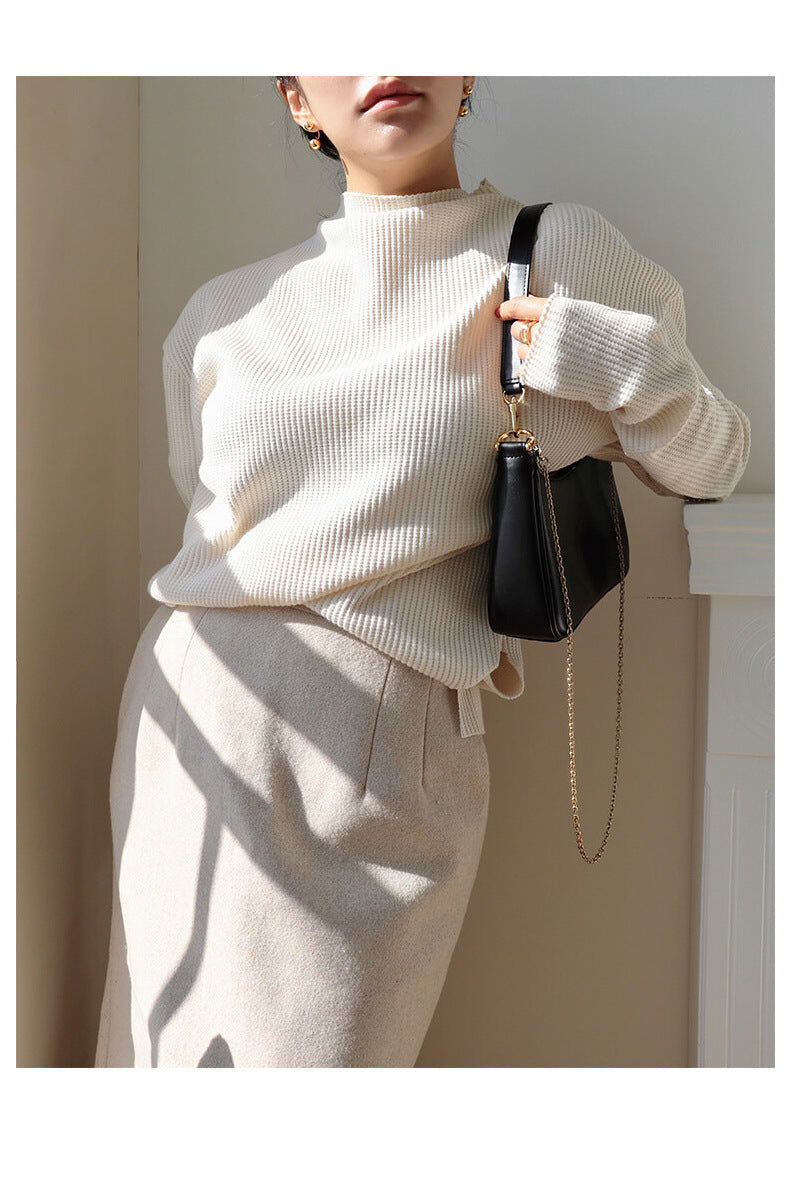 Minimalist Crescent Shoulder Bag with Chain Strap