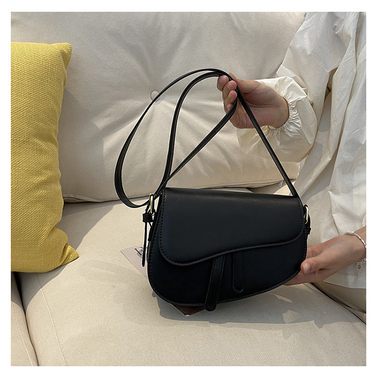 Classic Saddle Flap Crossbody Bag