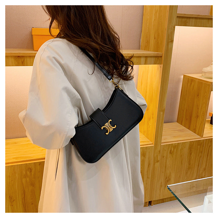 Chic Triomphe Clasp Shoulder Bag with Chain & Belt Straps