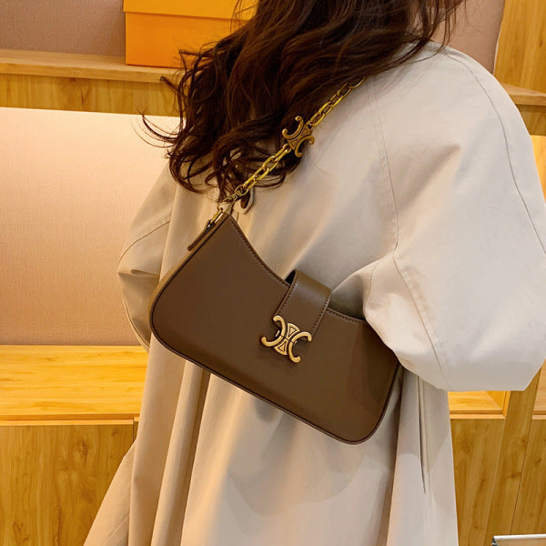 Chic Triomphe Clasp Shoulder Bag with Chain & Belt Straps