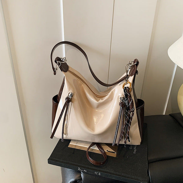 Slouchy Zipper Pocket Hobo Shoulder Bag with Contrast Trim