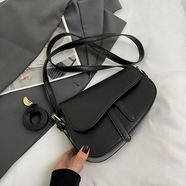 Classic Saddle Flap Crossbody Bag