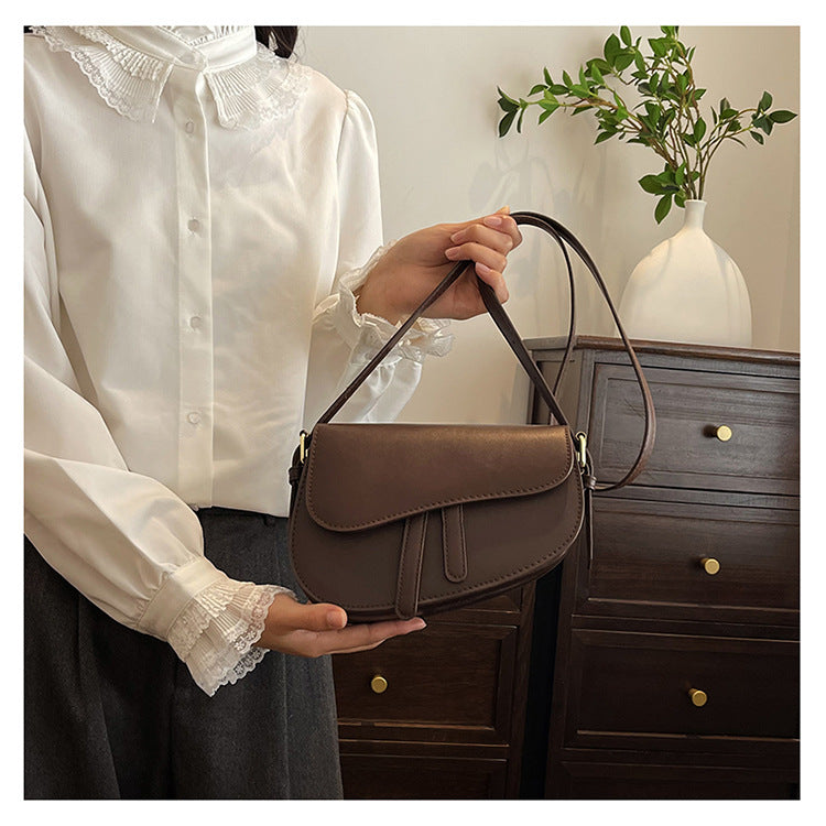 Classic Saddle Flap Crossbody Bag