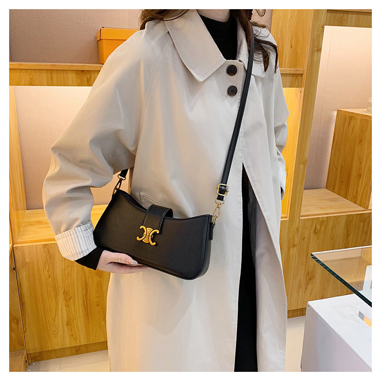 Chic Triomphe Clasp Shoulder Bag with Chain & Belt Straps