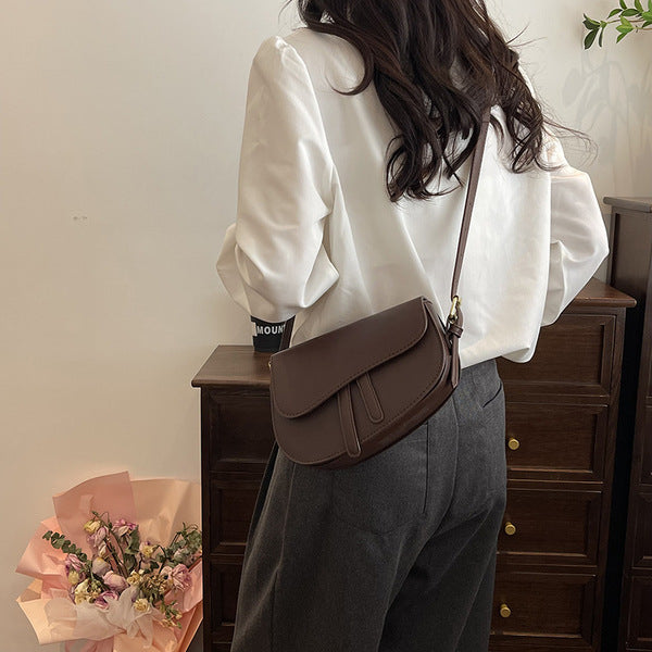 Classic Saddle Flap Crossbody Bag