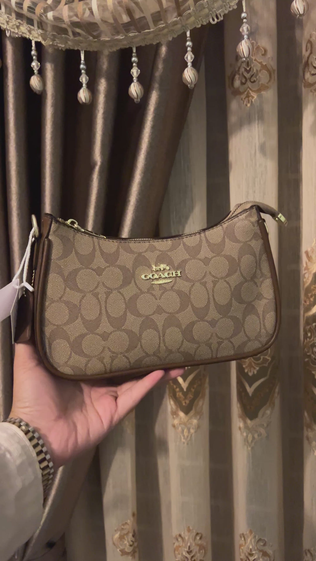 Coach Teri Shoulder Bag – Signature Canvas