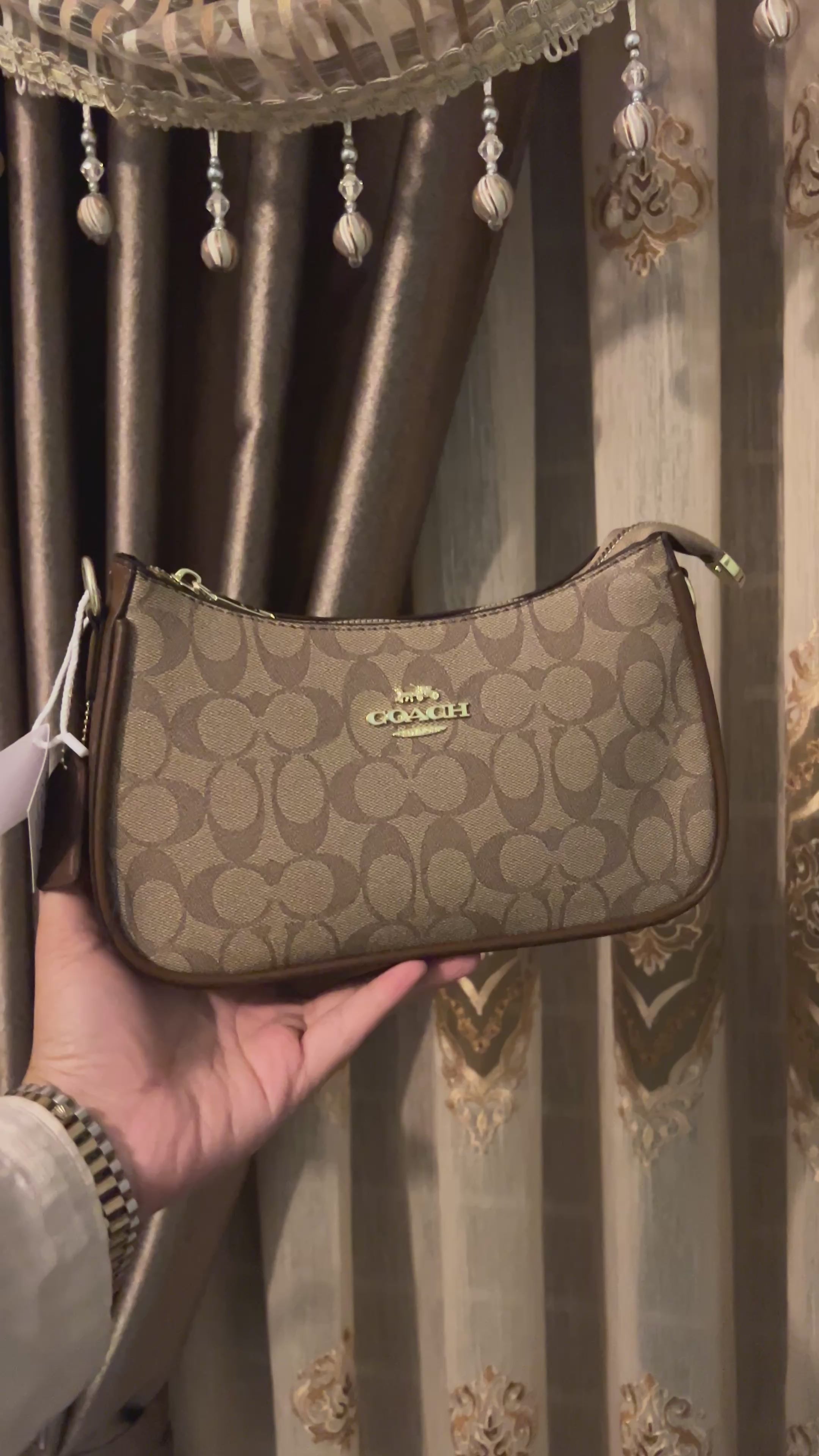 Coach Teri Shoulder Bag – Signature Canvas